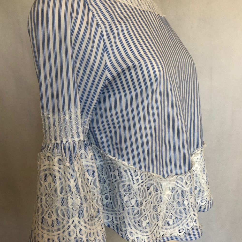 🦋 PRICE⬇️ Philosophy Blue & White Lace Top - Picture 4 of 6